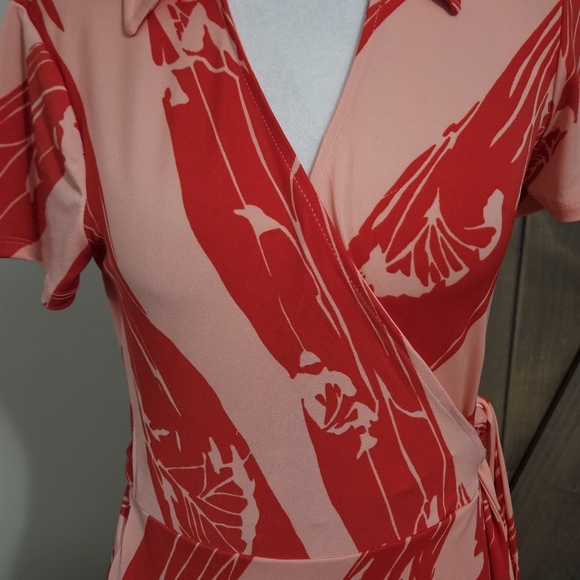 NEW YORK & COMPANY Abstract Print Stretch Wrap Midi Dress In Red/pale Pink. SM - Picture 5 of 15
